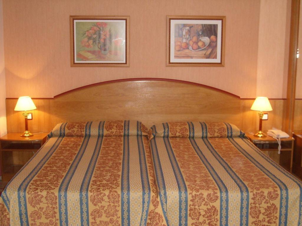 圣克里斯托瓦尔酒店 拉·希斯特尼加 客房 照片
